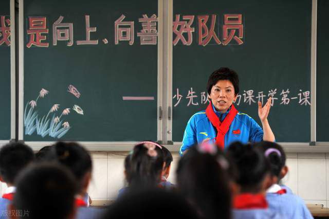 影片由伍迪·艾伦执导，“甜茶”提莫西·查拉梅、艾丽·范宁、赛琳娜·戈麦斯、裘德·洛、迭戈·鲁纳、列维·施瑞博尔等主演